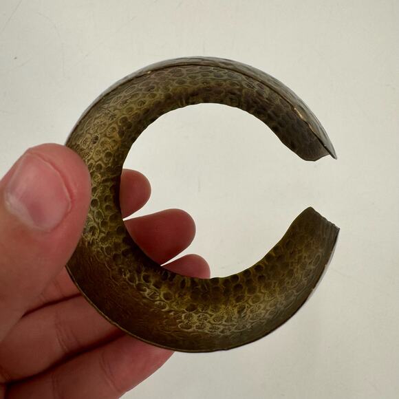 Vintage Hammered brass Cuff Bracelet - Picture 2 of 5